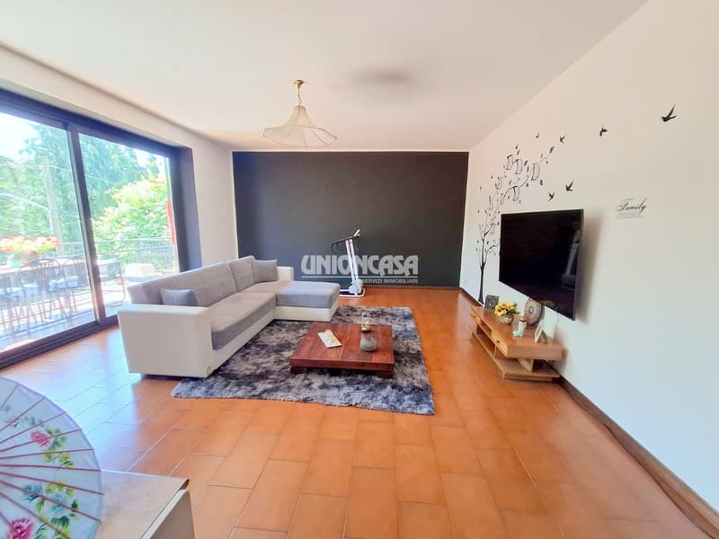 Einfamilienhaus mit Garten und Garage in Bizzarone (12)