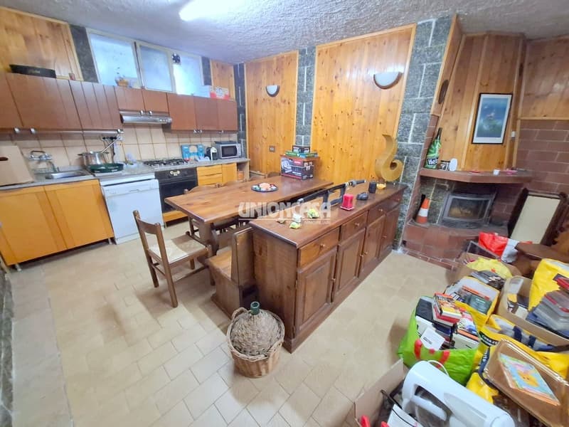 Einfamilienhaus mit Garten und Garage in Bizzarone (22)