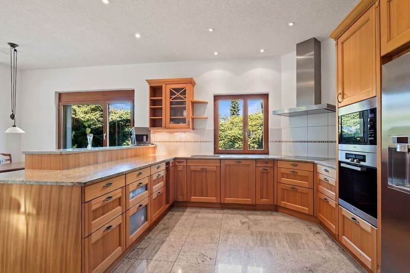 "Exklusive Villa mit Indoor-Pool und parkähnlicher Gartenanlage" (6)