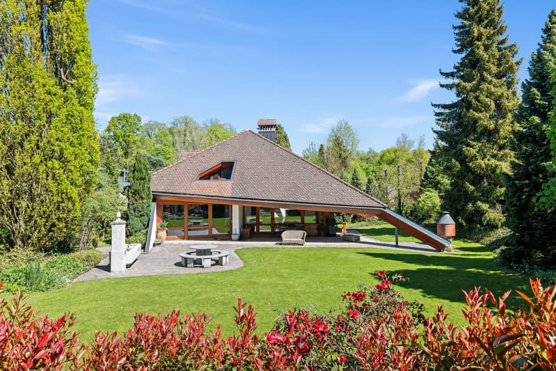 "Exklusive Villa mit Indoor-Pool und parkähnlicher Gartenanlage" (1)