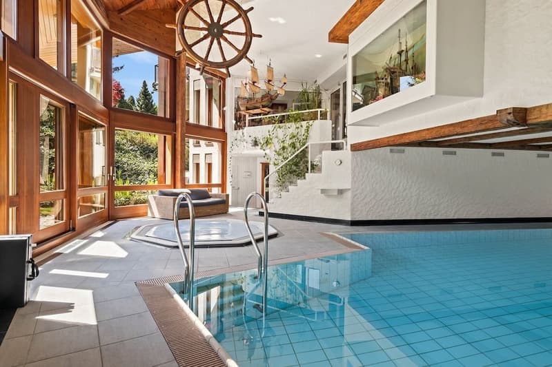 "Exklusive Villa mit Indoor-Pool und parkähnlicher Gartenanlage" (10)