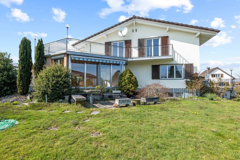 House with substance & potential - plenty of space for your ideas (5)