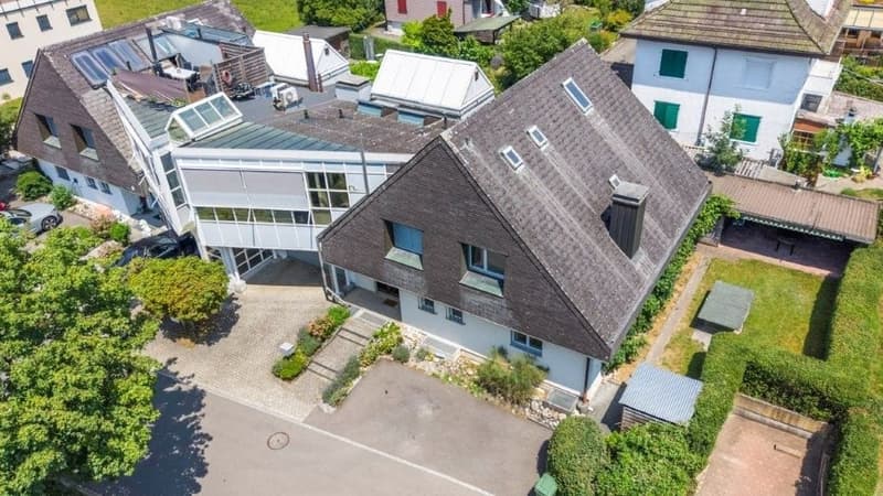 EFH 6 Zimmer und 4 Zimmer Einliegerwohnung an bevorzugter Wohnlage (1)