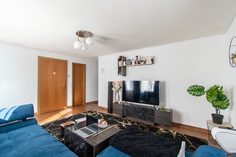 Bright 2.5-room apartment with two balconies (1)