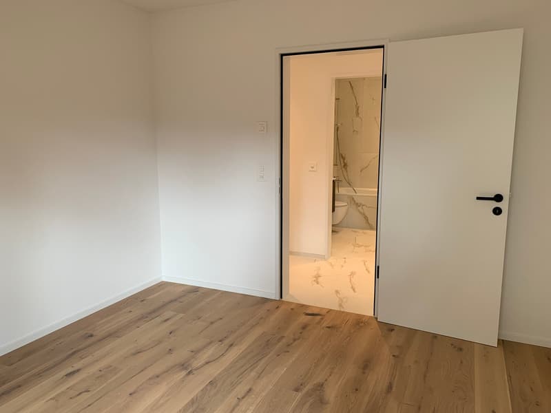 Top Capital Investment: 3.5-Room Ground Floor Apartment with 3.3% Return! WIR-Share possible! (20)