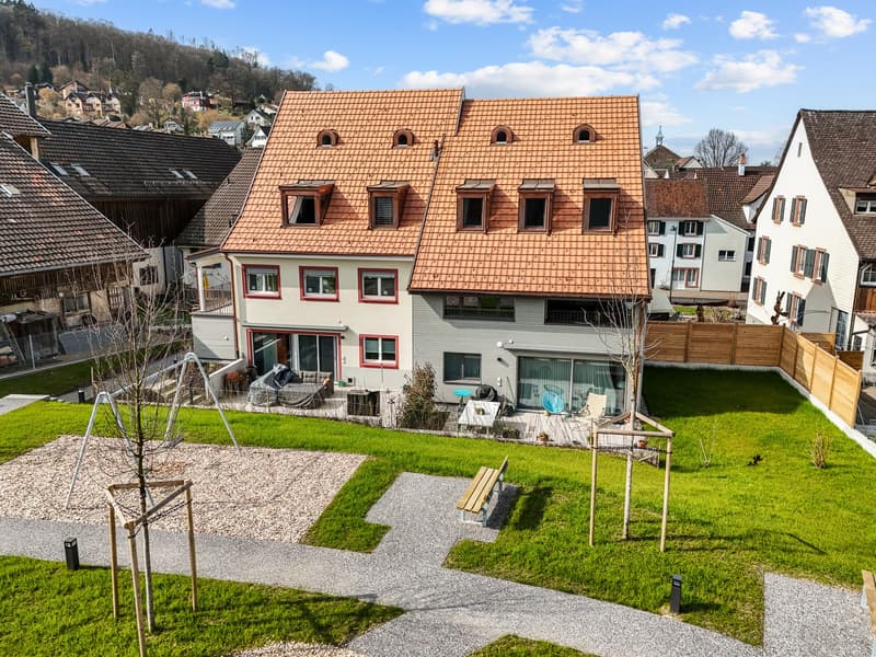Das "Haus im Haus": 4,5-Zimmer-Wohnung mit Loggia und zusätzlichem Atelier ! A-1.1 (1)
