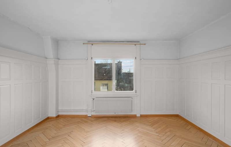 Sunny attic apartment with charming old-building flair (7)