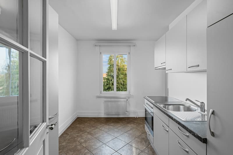 Sunny attic apartment with charming old-building flair (6)