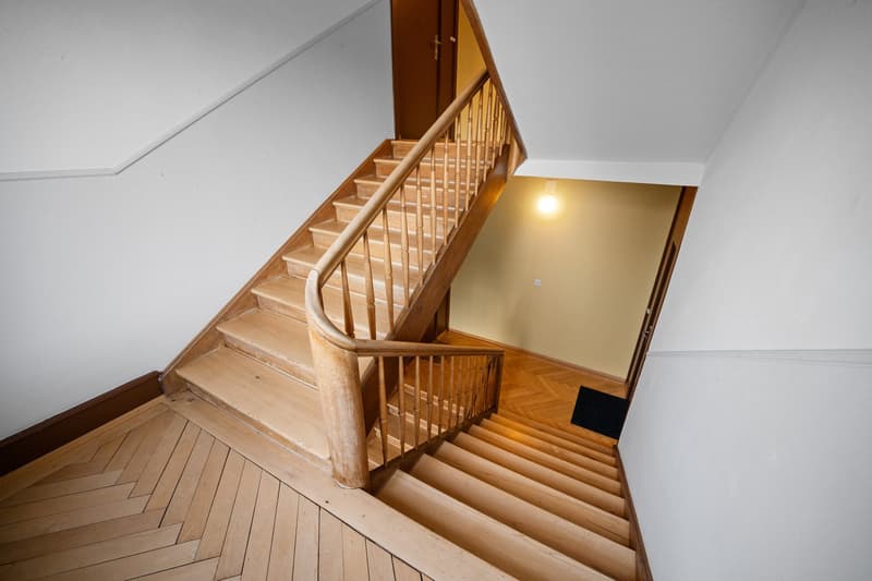 Sunny attic apartment with charming old-building flair (10)