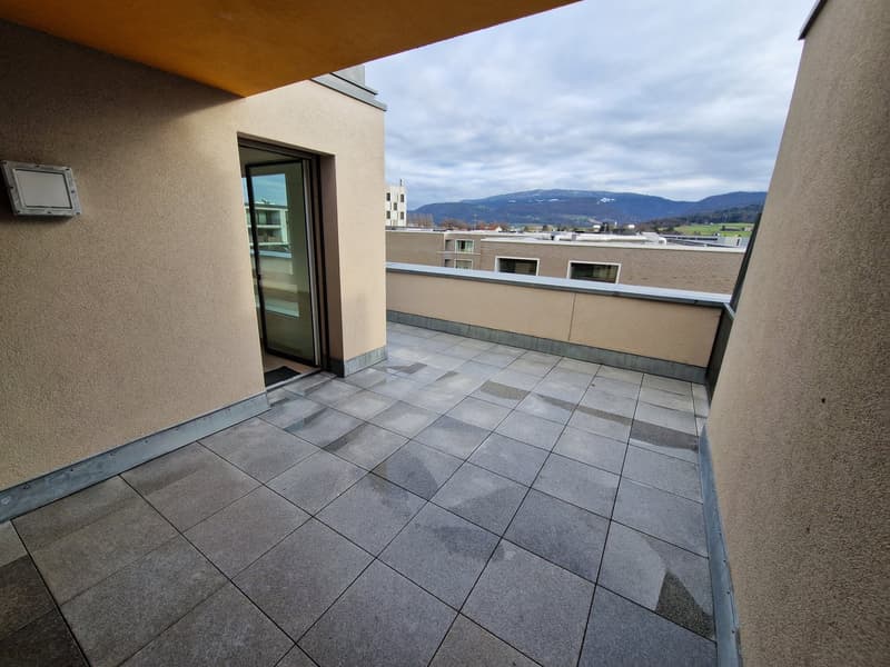 Prächtiges, helles Dachgeschoss mit Terrasse – Freie Sicht im Zentrum von Delémont (2)