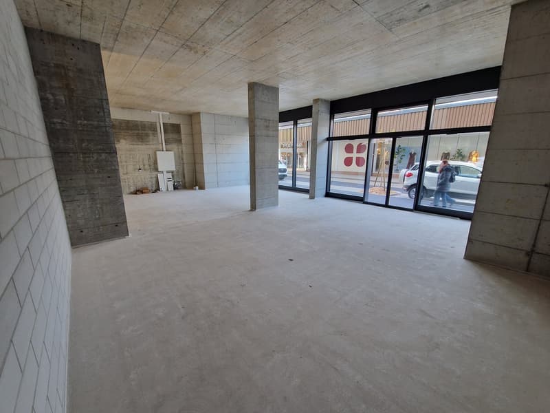 Locale commerciale ideale a Delémont – 185 m², accessibile PMR, disponibile immediatamente (2)