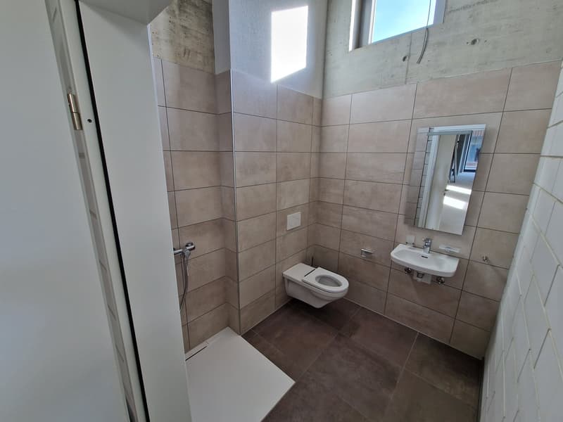 Locale commerciale ideale a Delémont – 185 m², accessibile PMR, disponibile immediatamente (3)