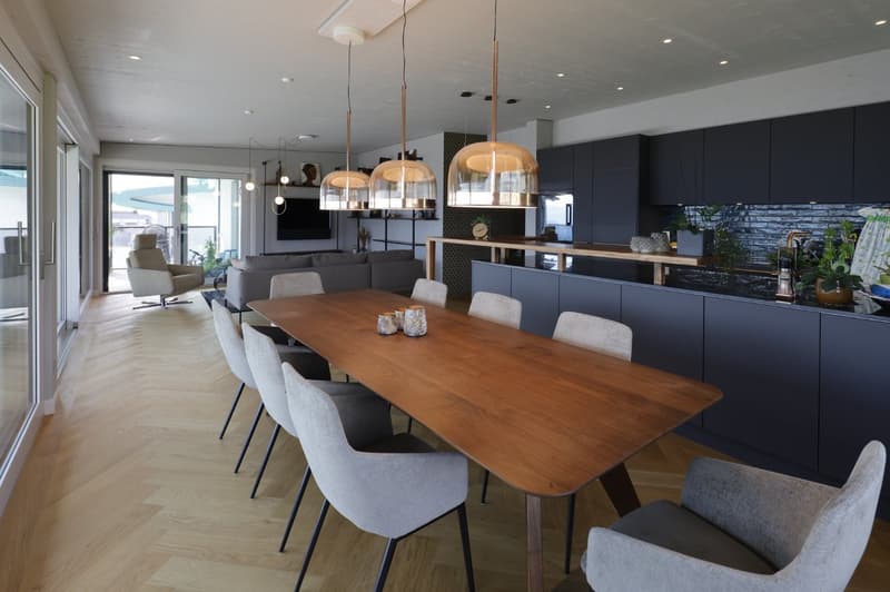 Living like in an eagle's nest in a quiet location with breathtaking views (3)