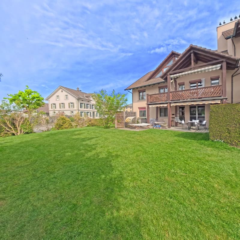 Charmante 4,5-Zi Wohnung mit 143 m² Garten und einem hellen 29m² grossen Hobbyraum (1)