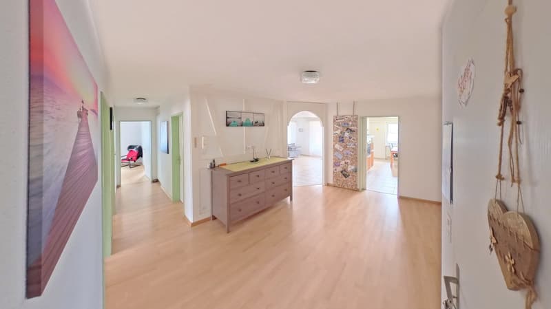 Charming owner-occupied apartment looking for a new owner! (1)