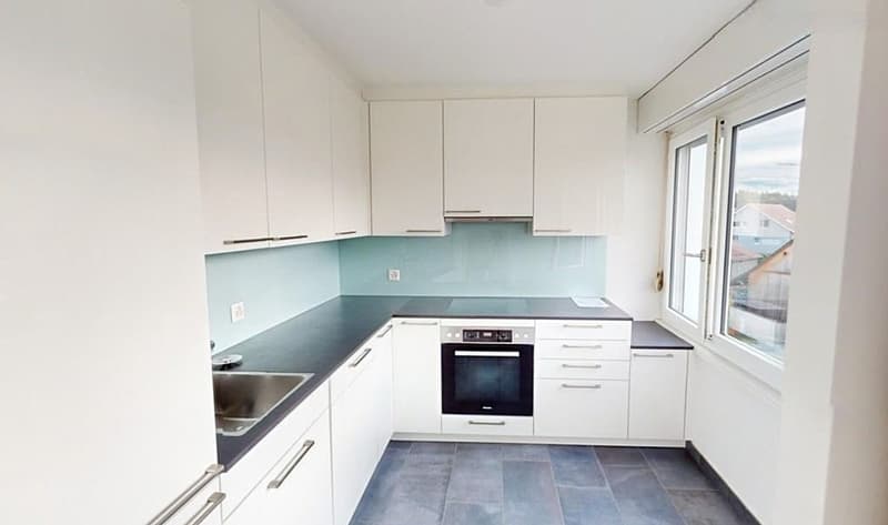 Bright and well-maintained 2.5-room attic apartment in Effretikon ZH (7)