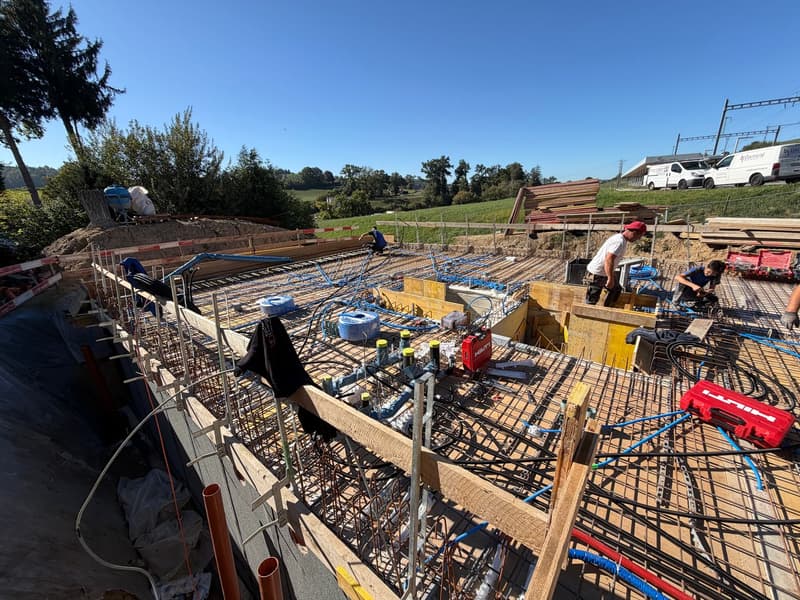 Nouvelle villa contiguë de 5 pièces avec finitions à choix! (7)