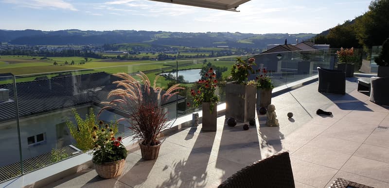 Enjoy the panoramic view from the spacious terrace! (3)