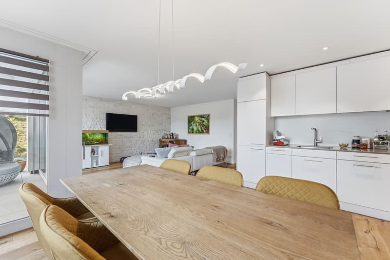 2.5-room garden apartment with large garden seating area in Eschenbach for sale (9)