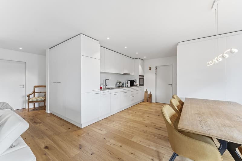 2.5-room garden apartment with large garden seating area in Eschenbach for sale (11)