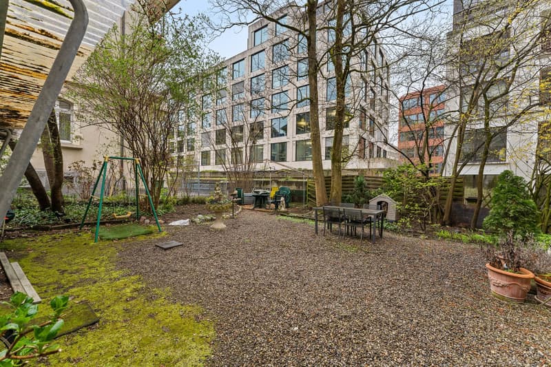 Villa de ville historique avec 6 unités et terrasse sur le toit à Zürich Enge - à vendre (4)