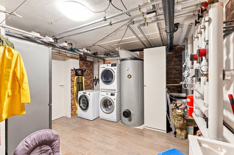Maison mitoyenne de deux familles avec 2 appartements à vendre à Auw (10)