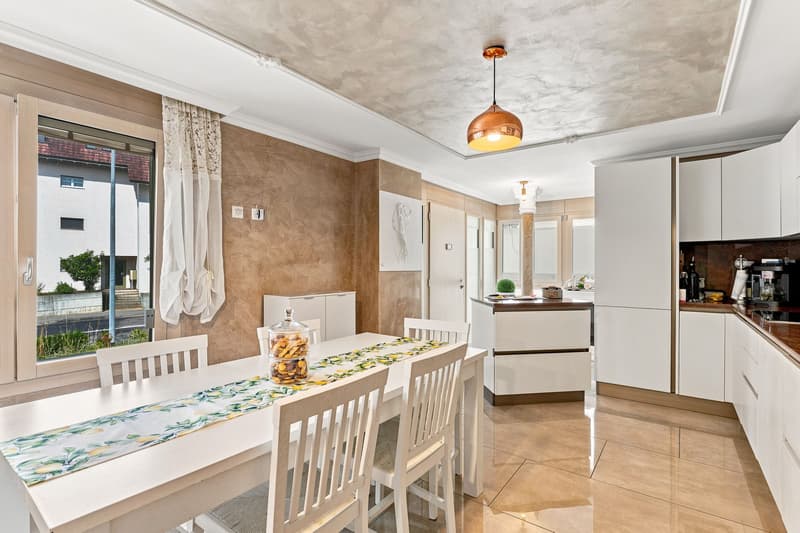 Maison mitoyenne de deux familles avec 2 appartements à vendre à Auw (2)