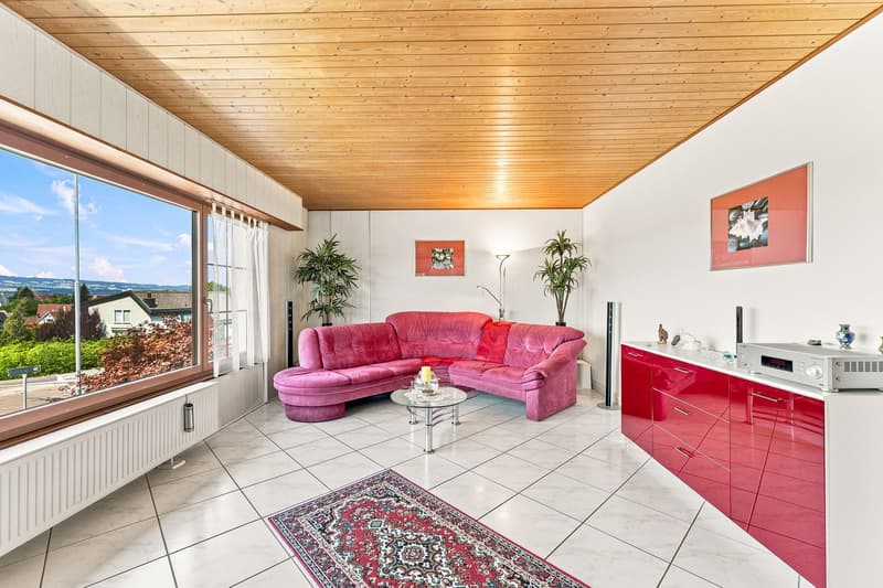 8.5-Zi.-Einfamilienhaus in Obfelden mit Aussicht & Einliegerwohnung potenzial (4)