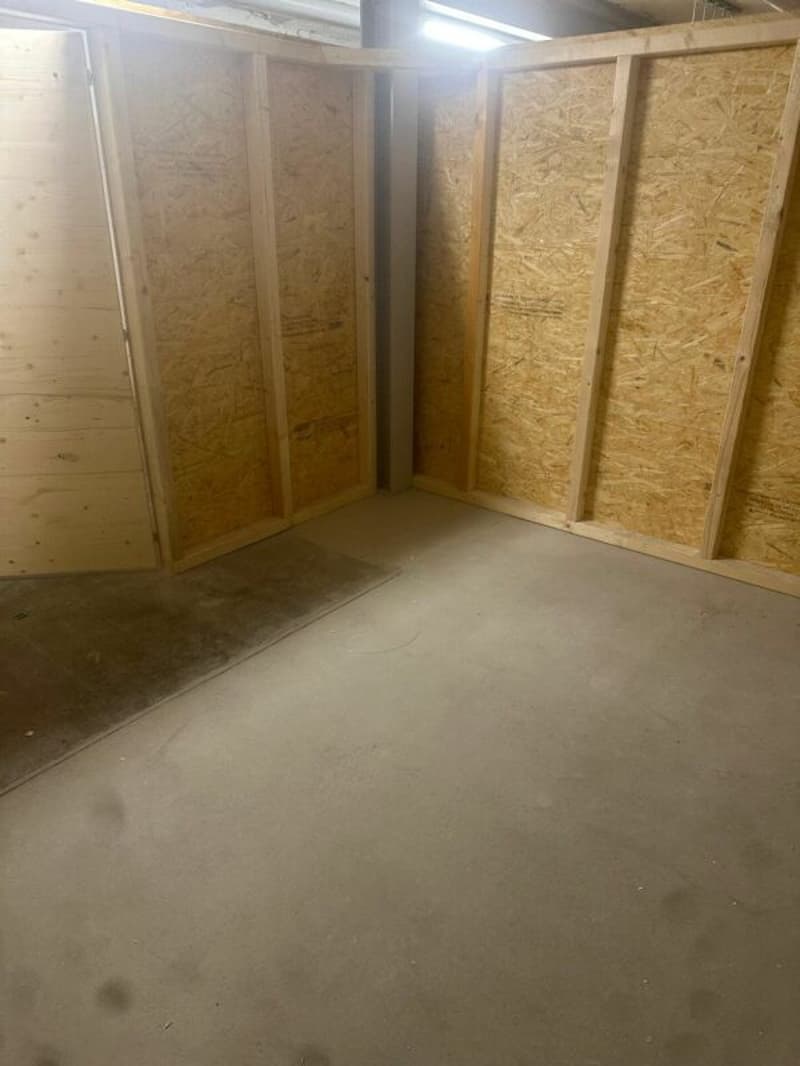 Spazi di stoccaggio da 15 a 25 m2 nel centro città di Delémont (2)