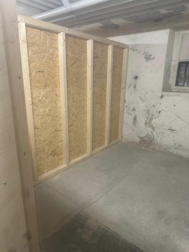 Spazi di stoccaggio da 15 a 25 m2 nel centro città di Delémont (1)
