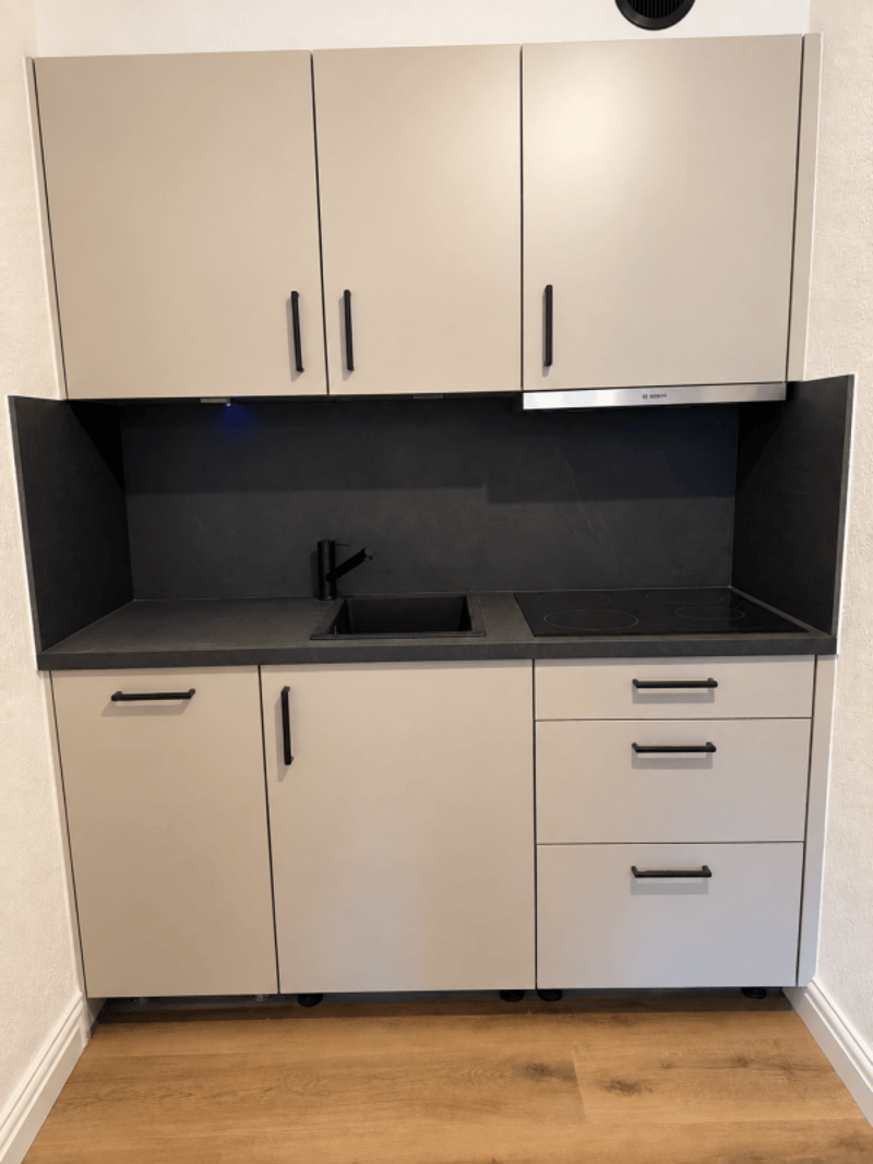 Studio entièrement rénové au centre du village (5)