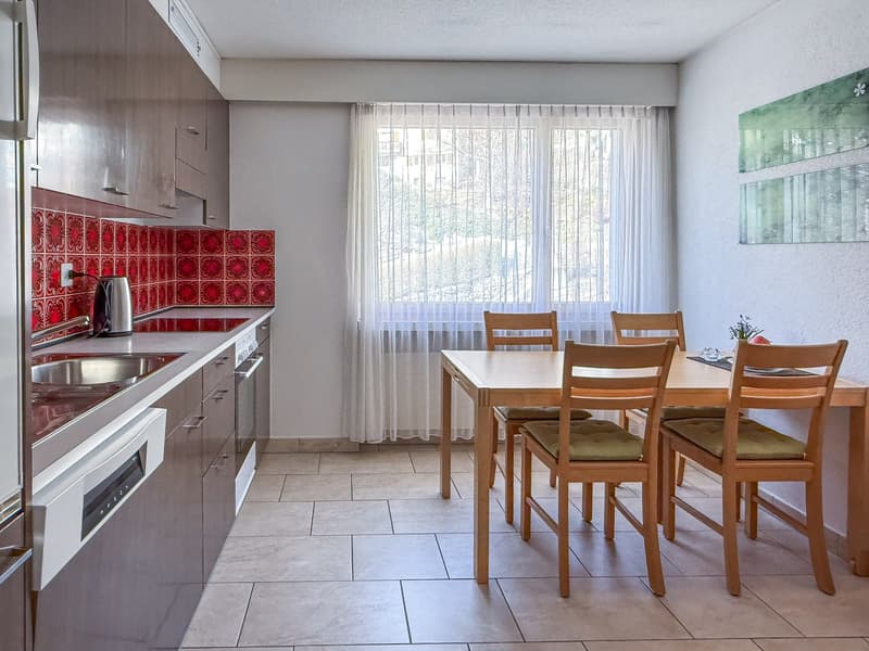central 2.5-room apartment with a far-reaching view (9)