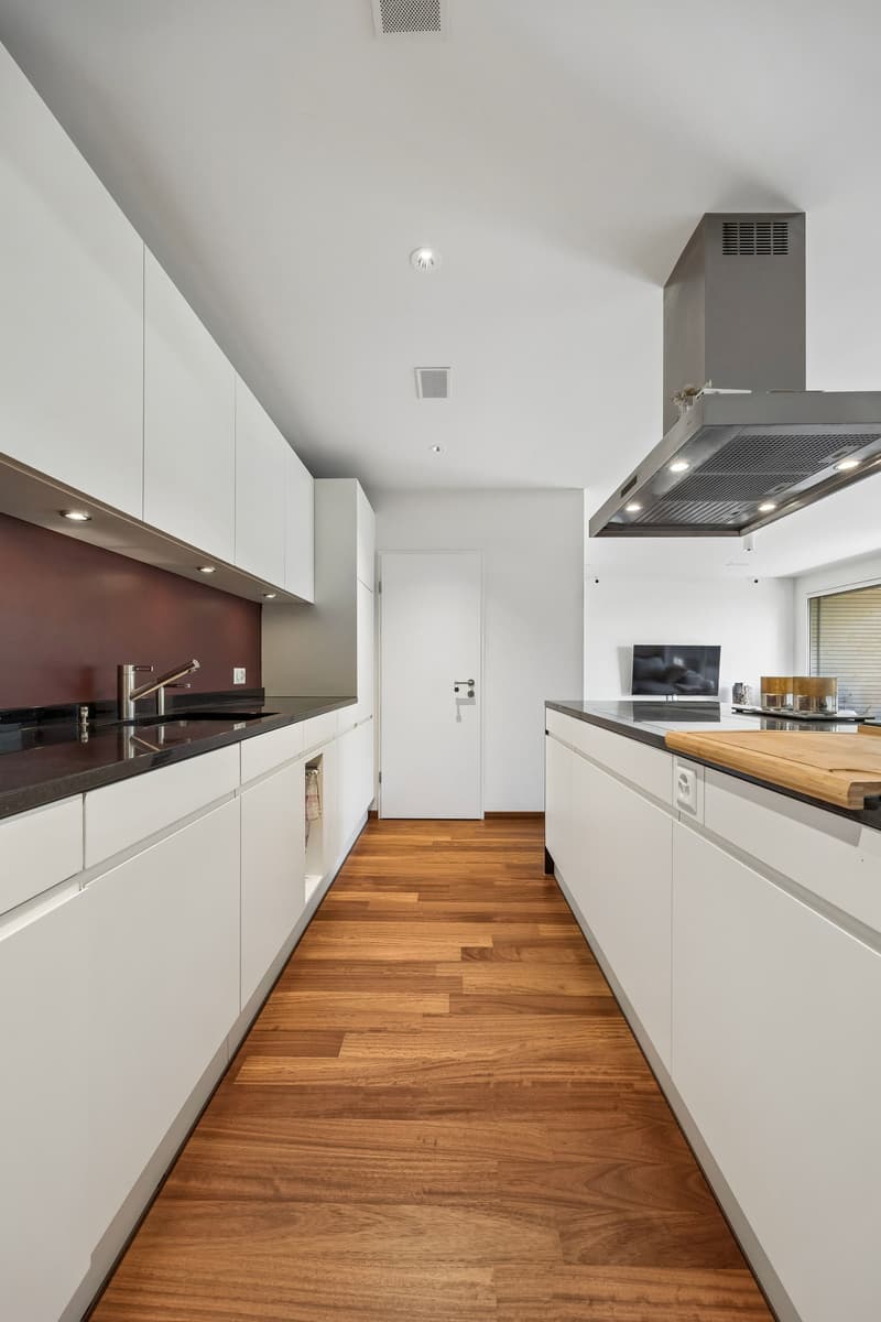 High-quality 3.5-room apartment with balcony in Rümlang for sale (3)