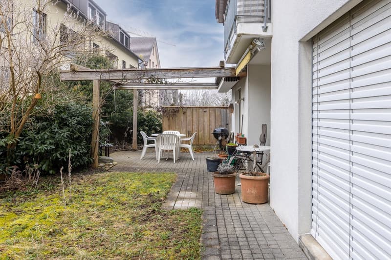 Spacious 3.5-room garden apartment in a quiet location in Jonen (6)
