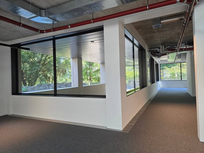 LA LAC TOWER: 3 luxurious new offices and 3 warehouses for sale (12)