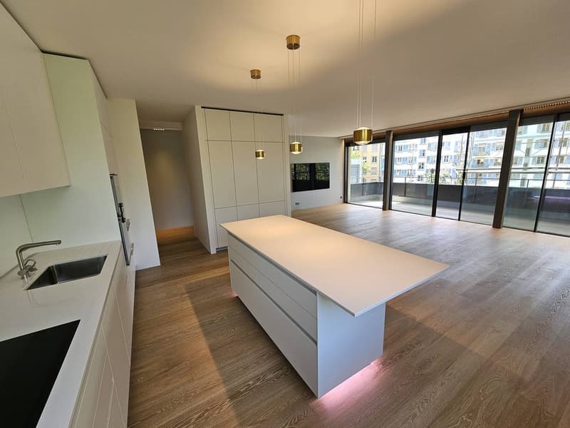 The LAC Tower promotion: More than 3 apartments and 1 exceptional attic still available. (23)