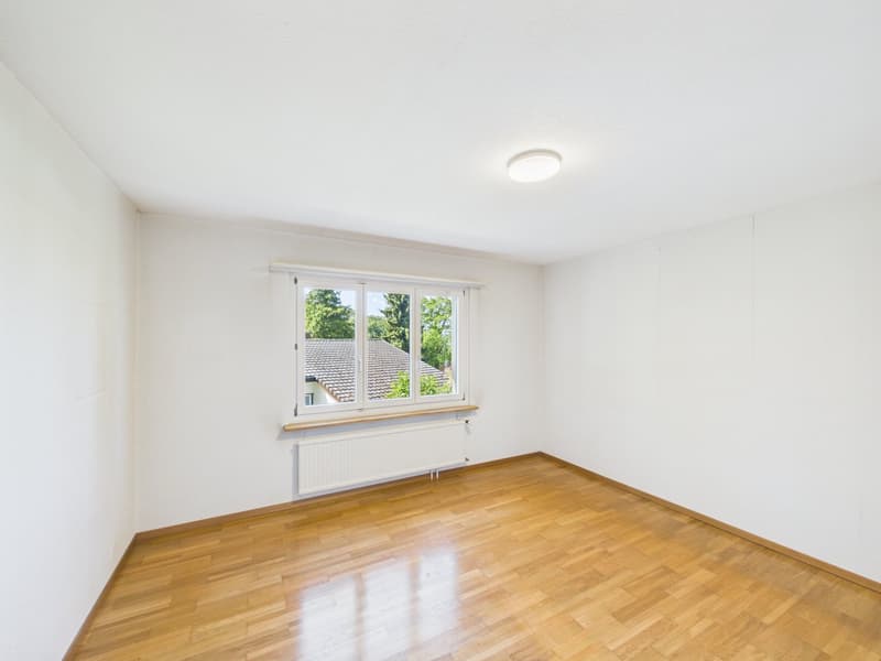 Maison individuelle dépendante avec charme, calme et potentiel de développement attractif (8)