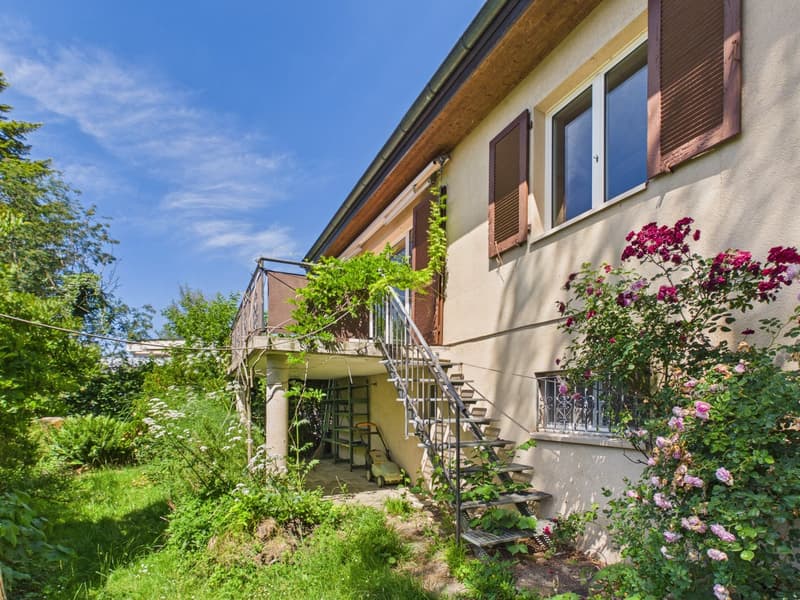 Maison individuelle dépendante avec charme, calme et potentiel de développement attractif (3)