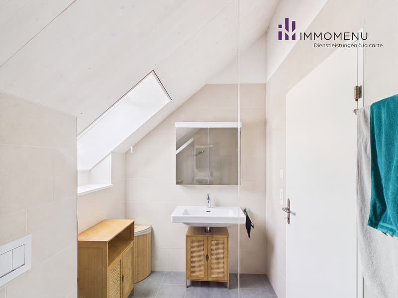 Moderne 2.5-Zimmer-Attikawohnung mit Weitsicht in Oberweningen (6)