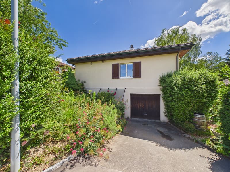 Freistehendes Einfamilienhaus mit Charme, Ruhe und attraktivem Entwicklungspotenzial (1)