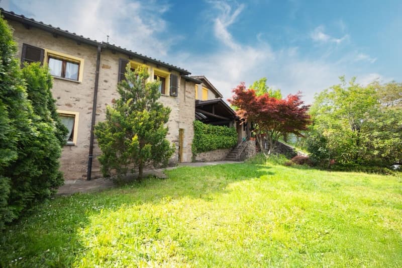 Schönes Einfamilien-Reihenhaus mit Garten in Origlio (6)