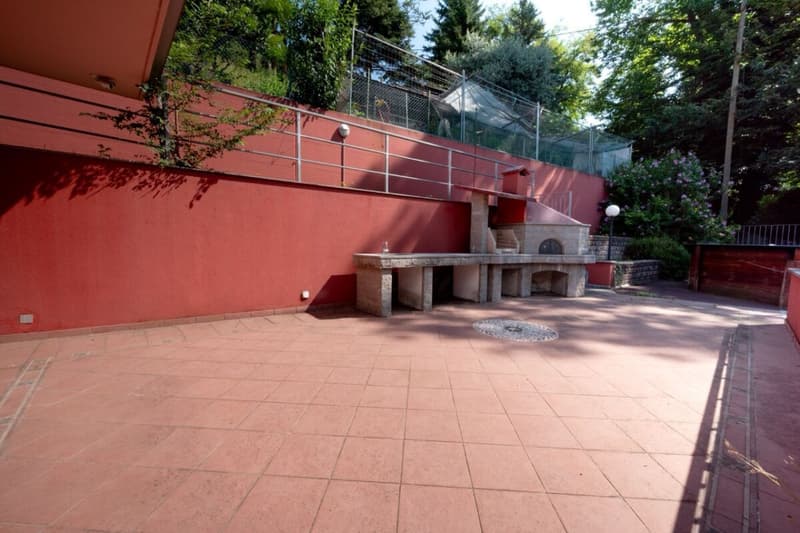 Casa con grande giardino e appartamento per ospiti (9)