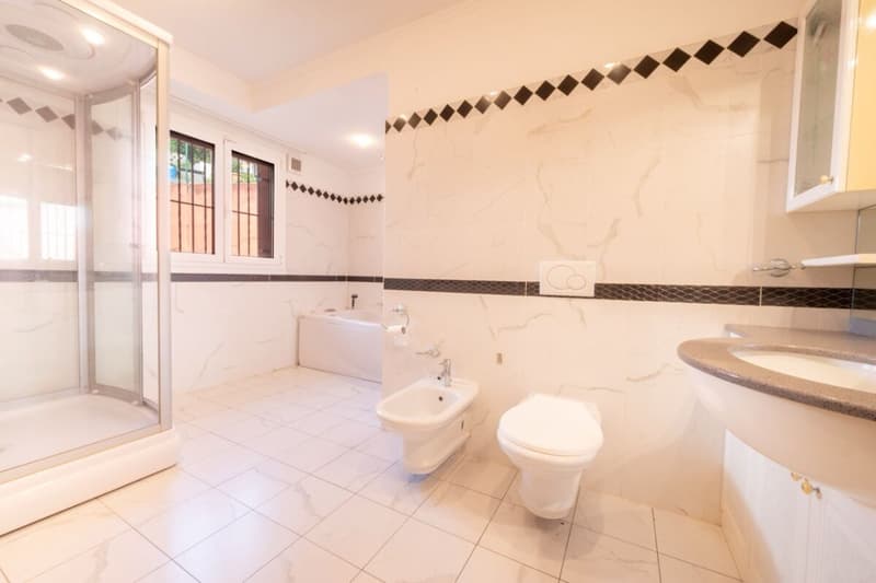 Casa con grande giardino e appartamento per ospiti (10)