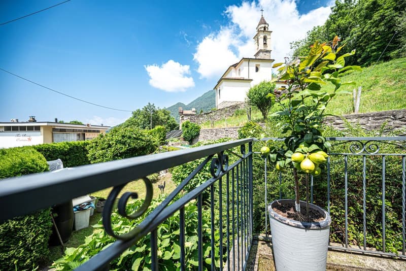 Splendida casa unifamiliare con possibilità di divisione in due appartamenti, immersa nella natura (15)