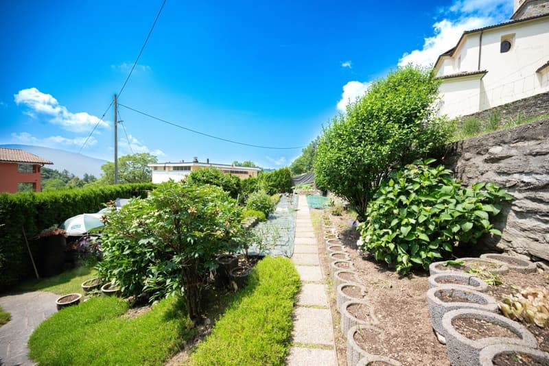 Splendida casa unifamiliare con possibilità di divisione in due appartamenti, immersa nella natura (4)