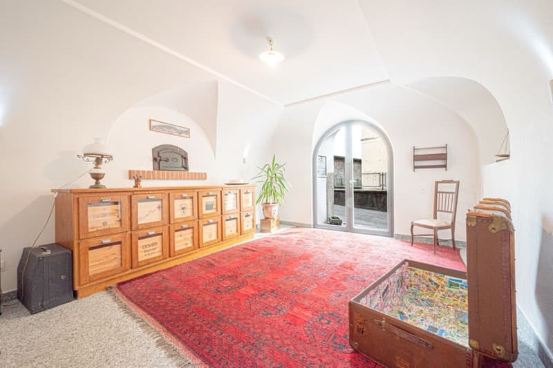 Residenza storica ristrutturata con charme unico (3)