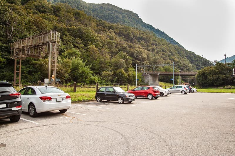 INDUSTRIEGEBIET MIT PARKPLÄTZEN (8)