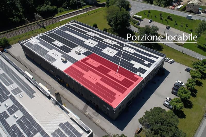 INDUSTRIEGEBIET MIT PARKPLÄTZEN (4)
