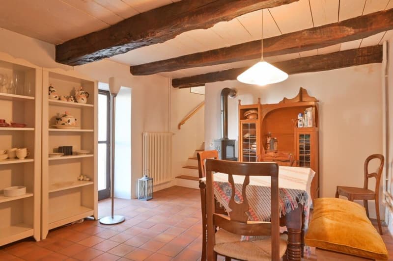 Maison tessinoise charmante avec grand terrain (8)