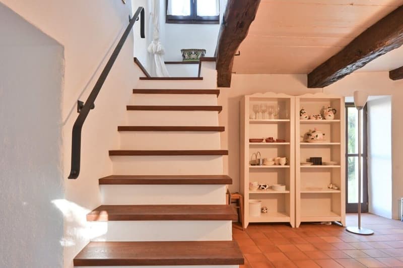 Maison tessinoise charmante avec grand terrain (10)